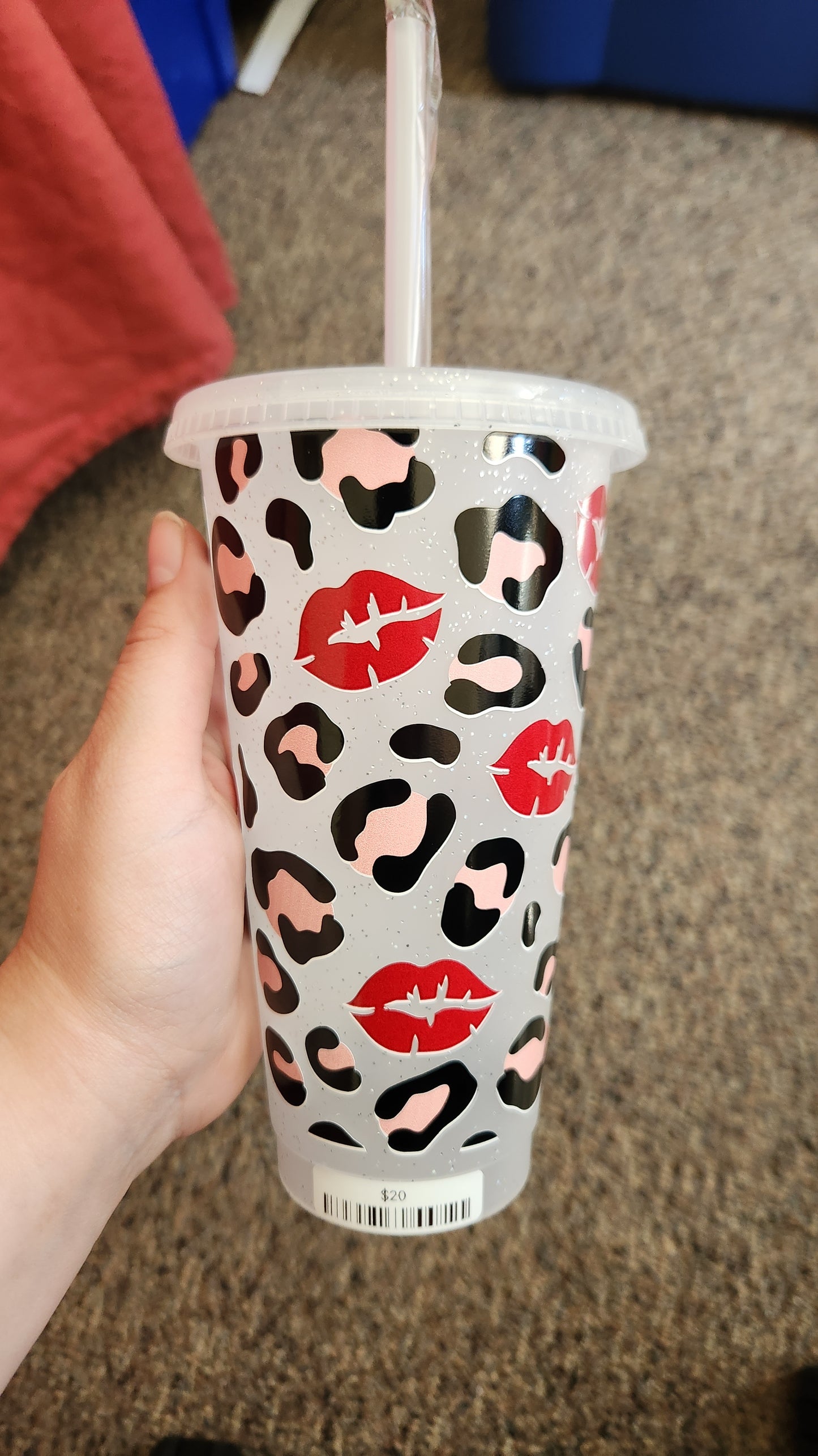 Lips cold cup